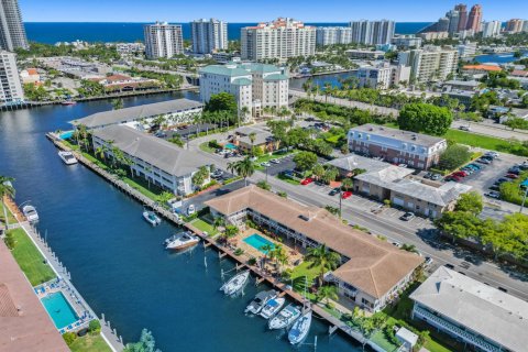 Condo in Fort Lauderdale, Florida, 2 bedrooms  № 2083983 - photo 18