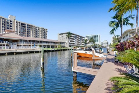 Condo in Fort Lauderdale, Florida, 2 bedrooms  № 2083983 - photo 16