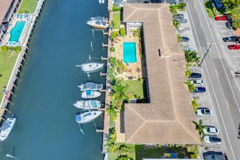 Condo in Fort Lauderdale, Florida, 2 bedrooms  № 2083983 - photo 21