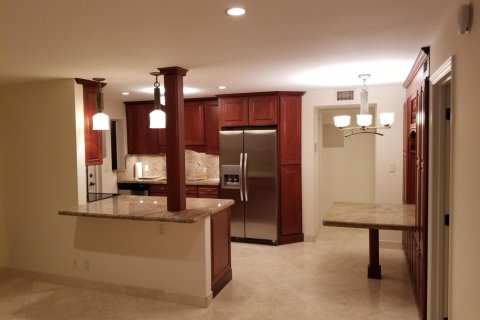 Condo in Fort Lauderdale, Florida, 2 bedrooms  № 2083983 - photo 2