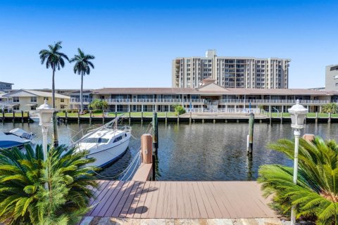 Condo in Fort Lauderdale, Florida, 2 bedrooms  № 2083983 - photo 20