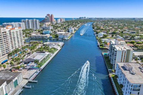 Condo in Fort Lauderdale, Florida, 2 bedrooms  № 2083983 - photo 22