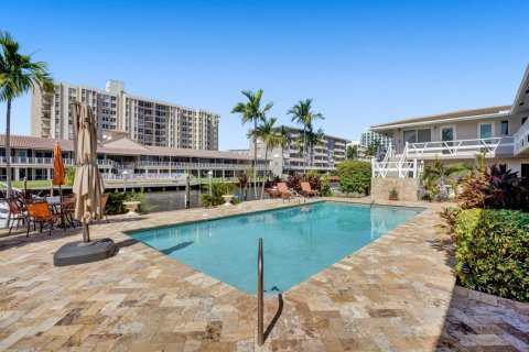 Condo in Fort Lauderdale, Florida, 2 bedrooms  № 2083983 - photo 23