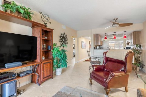 Condo in Punta Gorda, Florida, 2 bedrooms  № 1733771 - photo 9