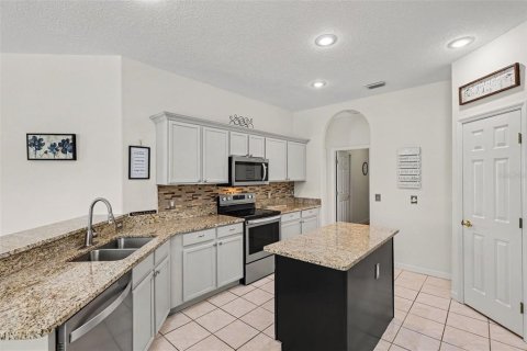 House in Rockledge, Florida 4 bedrooms, 224.45 sq.m. № 2203378 - photo 6
