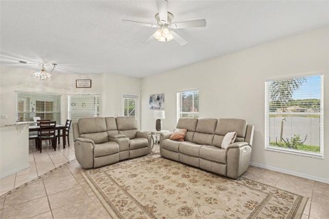 House in Rockledge, Florida 4 bedrooms, 224.45 sq.m. № 2203378 - photo 9