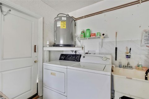 Villa ou maison à vendre à New Port Richey, Floride: 2 chambres, 113.34 m2 № 2148828 - photo 5