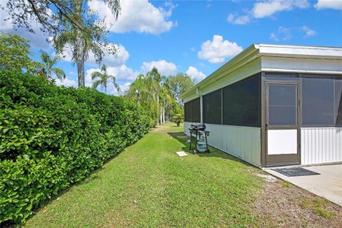 Villa ou maison à vendre à New Port Richey, Floride: 2 chambres, 113.34 m2 № 2148828 - photo 30