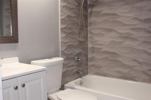 Condominio en alquiler en Orlando, Florida, 2 dormitorios, 86.86 m2 № 1831348 - foto 19