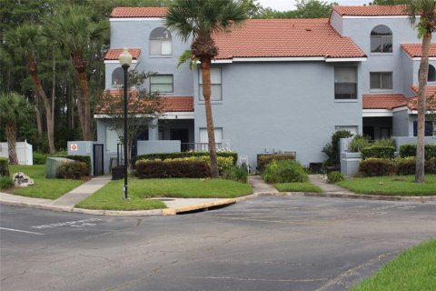 Condominio en alquiler en Orlando, Florida, 2 dormitorios, 86.86 m2 № 1831348 - foto 1