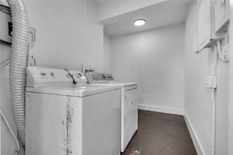 Casa en venta en Miami Gardens, Florida, 3 dormitorios, 138.42 m2 № 1922713 - foto 23