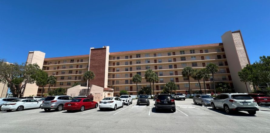 Condo in Delray Beach, Florida, 2 bedrooms № 1118957