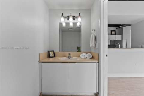 Купить кондоминиум в Майами, Флорида 1 спальня, 77.57м2, № 1483556 - фото 13