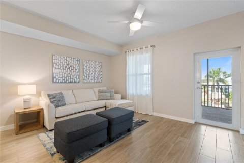 Condominio en venta en Cape Coral, Florida, 3 dormitorios, 156.54 m2 № 1677578 - foto 7