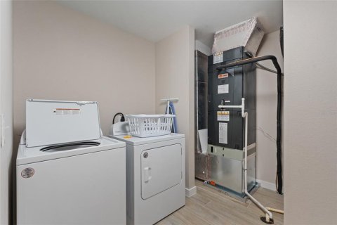 Condominio en venta en Cape Coral, Florida, 3 dormitorios, 156.54 m2 № 1677578 - foto 28