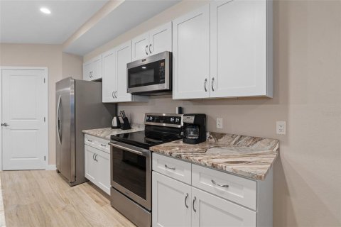 Condominio en venta en Cape Coral, Florida, 3 dormitorios, 156.54 m2 № 1677578 - foto 11
