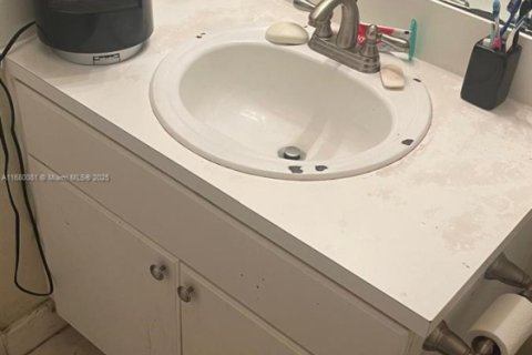 Купить кондоминиум в Дорал, Флорида 2 спальни, 98.48м2, № 1811270 - фото 12