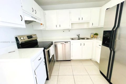 Immobilier commercial à vendre à Stuart, Floride: 105.07 m2 № 2171423 - photo 3