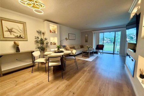 Condo in Orlando, Florida, 2 bedrooms  № 2203379 - photo 4
