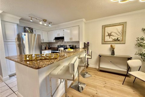 Condo in Orlando, Florida, 2 bedrooms  № 2203379 - photo 11