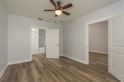 Condo in Palm Harbor, Florida, 2 bedrooms  № 1629889 - photo 9