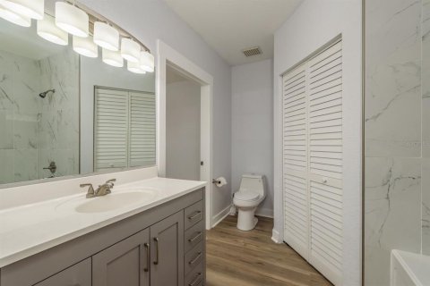 Condo in Palm Harbor, Florida, 2 bedrooms  № 1629889 - photo 12