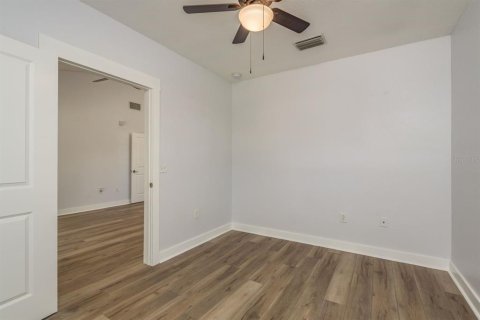 Condo in Palm Harbor, Florida, 2 bedrooms  № 1629889 - photo 14