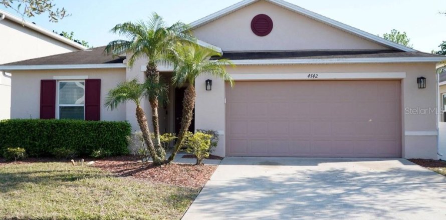 Villa ou maison à Kissimmee, Floride 4 chambres, 183.76 m2 № 2360867