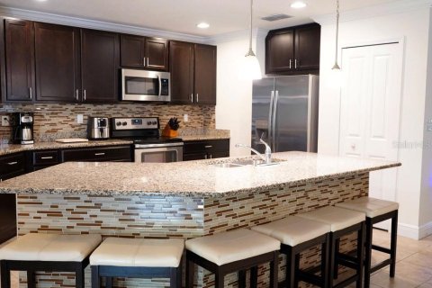 Villa ou maison à louer à Kissimmee, Floride: 4 chambres, 183.76 m2 № 2360867 - photo 4