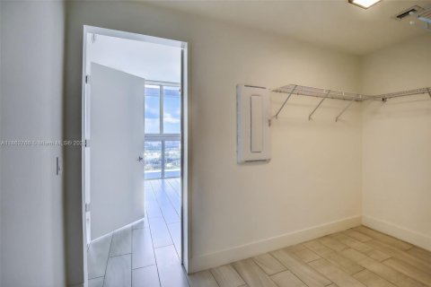 Condominio en alquiler en Sunrise, Florida, 2 dormitorios, 95.32 m2 № 1891072 - foto 22