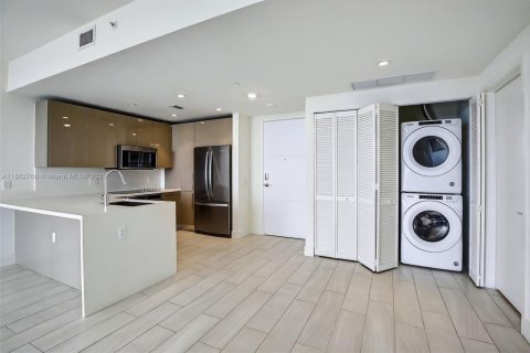 Condominio en alquiler en Sunrise, Florida, 2 dormitorios, 95.32 m2 № 1891072 - foto 6