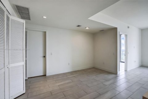 Condominio en alquiler en Sunrise, Florida, 2 dormitorios, 95.32 m2 № 1891072 - foto 3