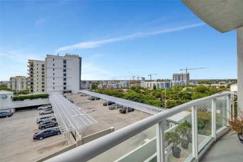 Condominio en alquiler en Fort Lauderdale, Florida, 1 dormitorio, 51.37 m2 № 1973206 - foto 24