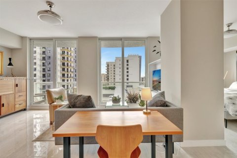 Condominio en alquiler en Fort Lauderdale, Florida, 1 dormitorio, 51.37 m2 № 1973206 - foto 18