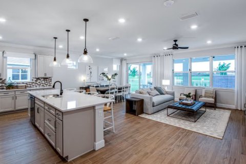 House in DEL WEBB TRADITION in Port St. Lucie, Florida 2 bedrooms, 180 sq.m. № 57002 - photo 1