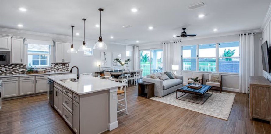 House in DEL WEBB TRADITION in Port St. Lucie, Florida 2 bedrooms, 180 sq.m. № 57002