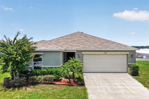 House in Mascotte, Florida 3 bedrooms, 142.79 sq.m. № 2210326