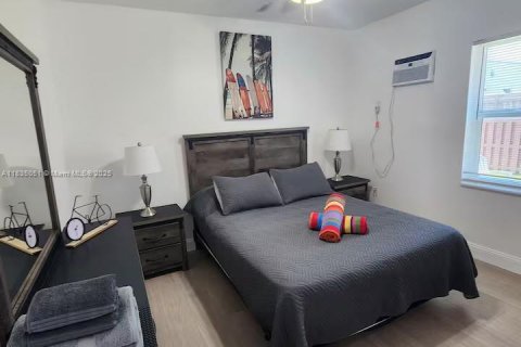 Propiedad comercial en venta en Hollywood, Florida № 1822058 - foto 8