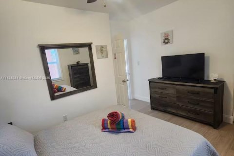 Propiedad comercial en venta en Hollywood, Florida № 1822058 - foto 10