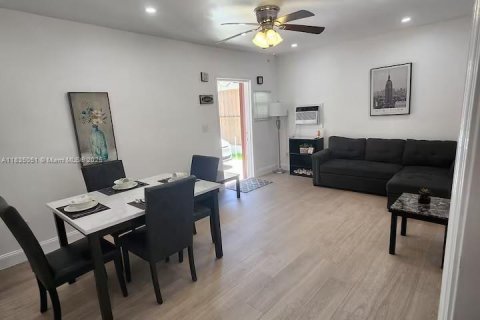 Propiedad comercial en venta en Hollywood, Florida № 1822058 - foto 20