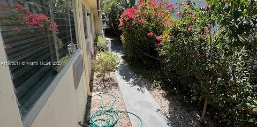 Casa en Miami Beach, Florida 2 dormitorios, 102.19 m2 № 1925293