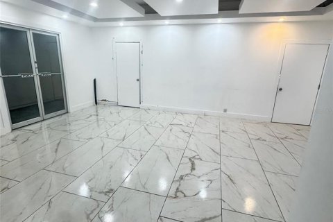 Immobilier commercial à louer à Orlando, Floride: 297.29 m2 № 2135880 - photo 18