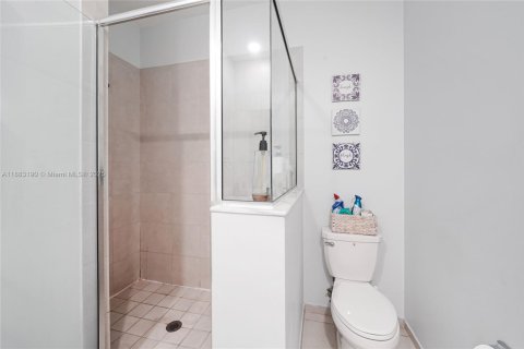 Townhouse in Pembroke Pines, Florida 4 bedrooms, 147.44 sq.m. № 1931547 - photo 24