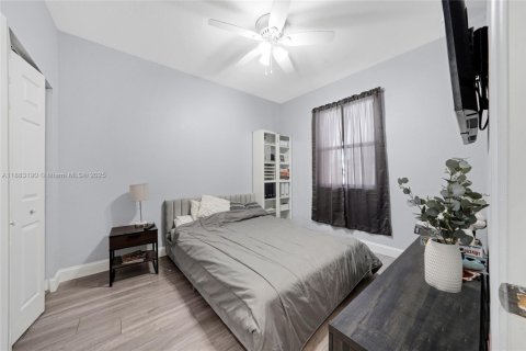 Townhouse in Pembroke Pines, Florida 4 bedrooms, 147.44 sq.m. № 1931547 - photo 29