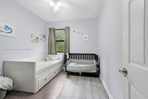 Townhouse in Pembroke Pines, Florida 4 bedrooms, 147.44 sq.m. № 1931547 - photo 25