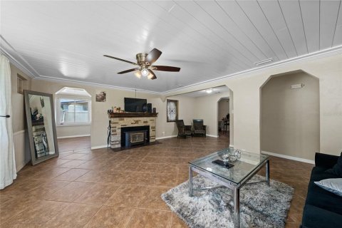 House in Kissimmee, Florida 4 bedrooms, 181.35 sq.m. № 2202280 - photo 7