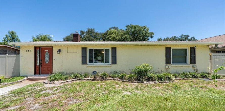 House in Kissimmee, Florida 4 bedrooms, 181.35 sq.m. № 2202280