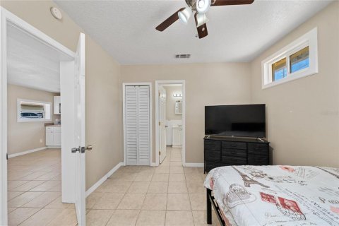 House in Kissimmee, Florida 4 bedrooms, 181.35 sq.m. № 2202280 - photo 26