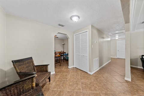 House in Kissimmee, Florida 4 bedrooms, 181.35 sq.m. № 2202280 - photo 8