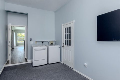 House in Venice, Florida 3 bedrooms, 218.6 sq.m. № 1572057 - photo 27